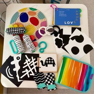 LOVEVERY Play Kit: The Looker (0-12 Weeks)